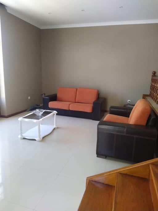 Vivenda Com Patio, No Coracao Do Mindelo 빌라 외부 사진