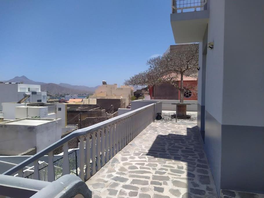Vivenda Com Patio, No Coracao Do Mindelo 빌라 외부 사진