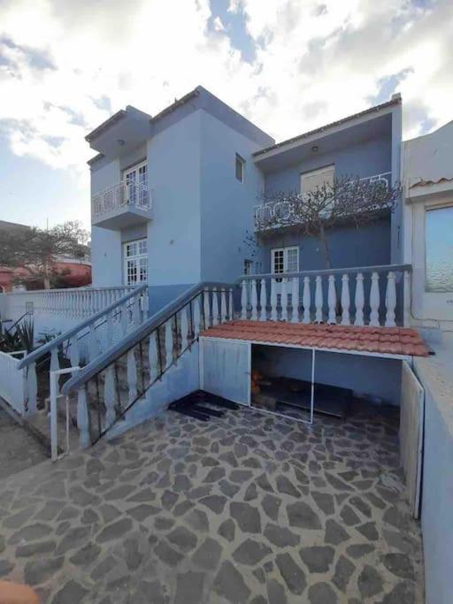 Vivenda Com Patio, No Coracao Do Mindelo 빌라 외부 사진